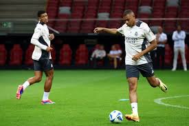 击篮筐或外 击篮筐或外